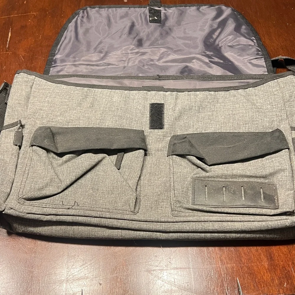 🔥 4 FOR $15 Item🔥Gray Messenger Bag
